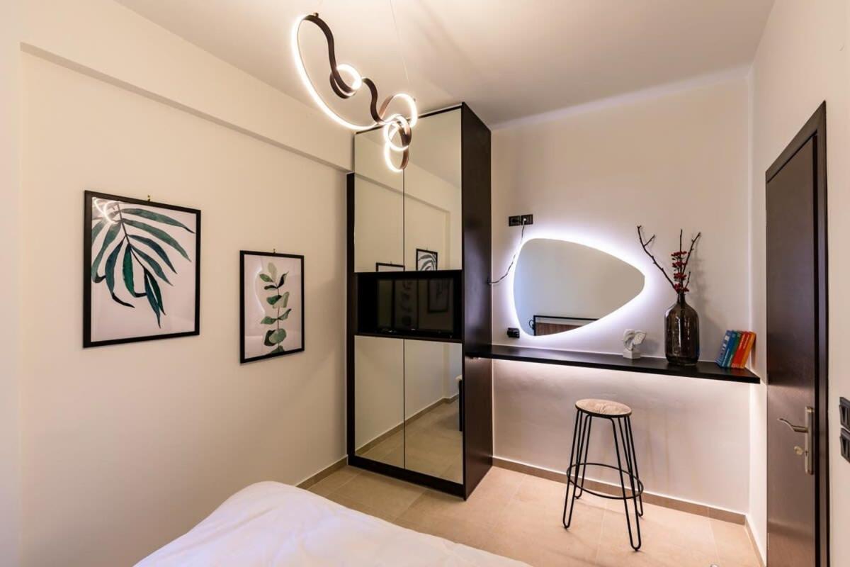 Beautiful Elegant Apartment Next To Monastiraki Atenas Exterior foto