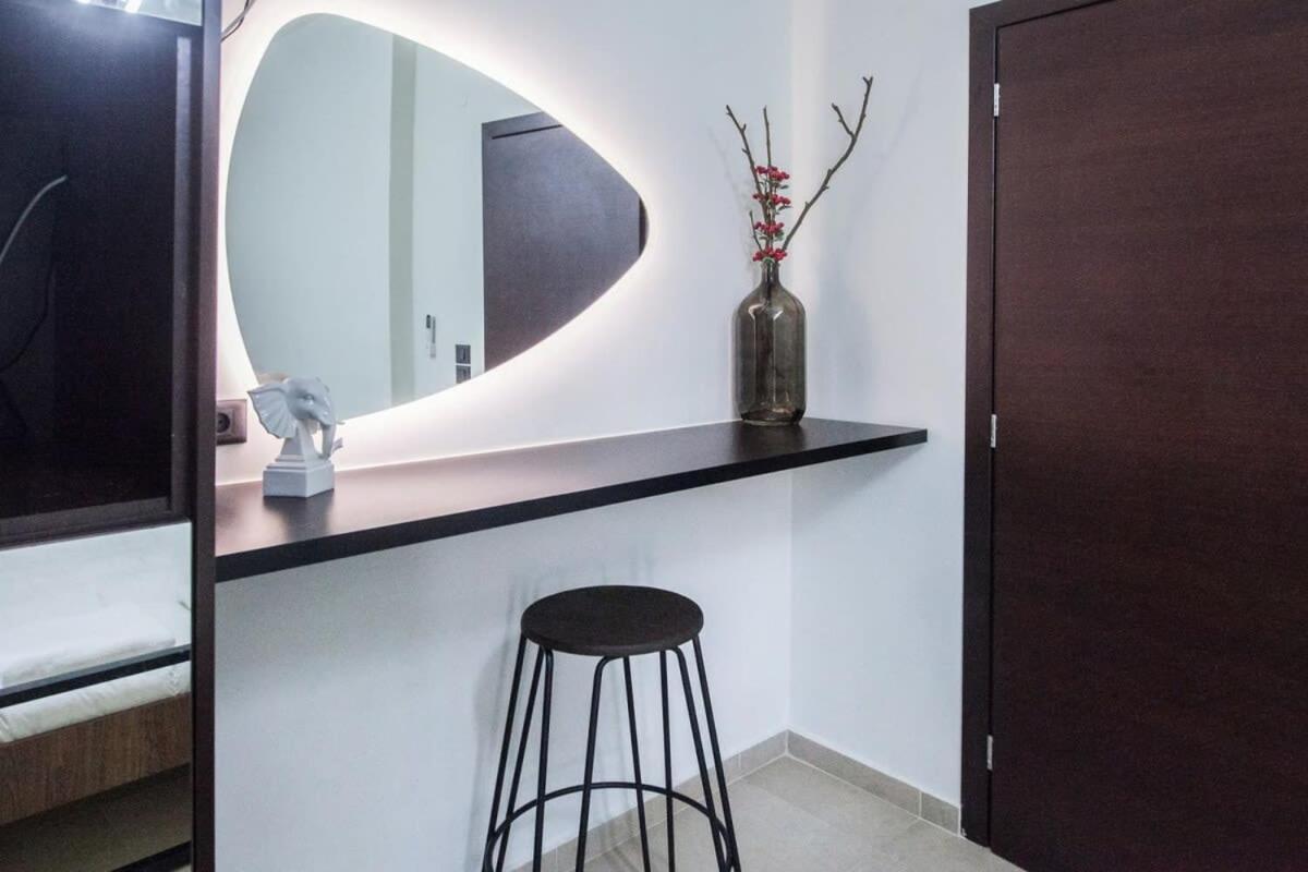Beautiful Elegant Apartment Next To Monastiraki Atenas Exterior foto